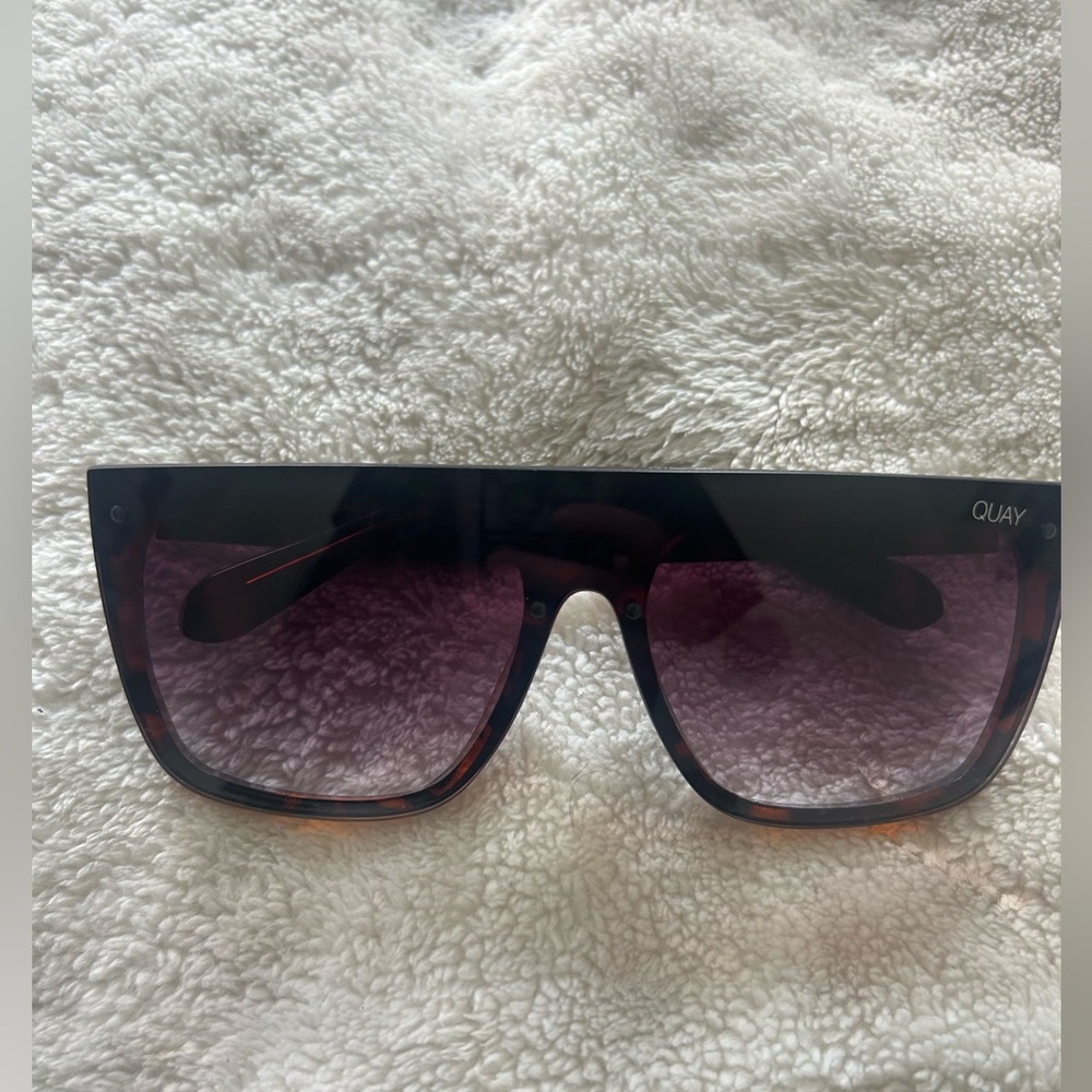 QUAY JADED SUNGLASSES